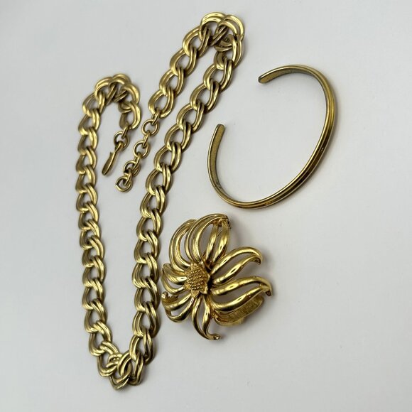 Vintage Monet Jewelry Set Gold Tone Double Link Necklace Cuff Bracelet Floral Br - Picture 11 of 14